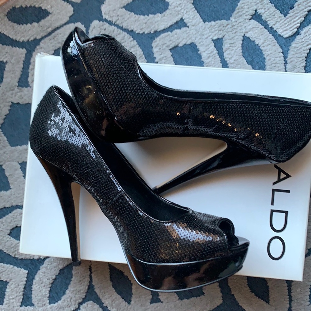 ALDO Burdine 92 black high heels. Size 38B.